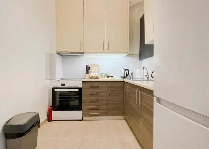 Kodrigktonos Central 77Sqm Apt In Viktoria