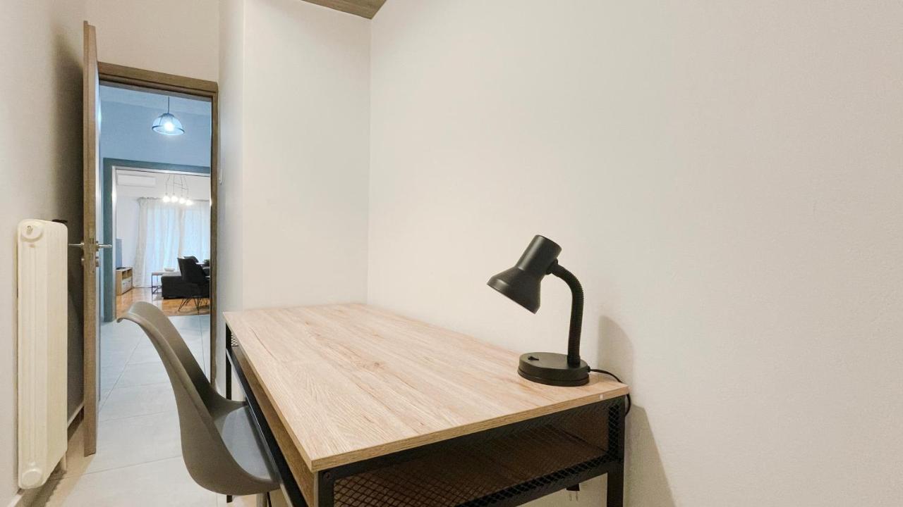 Kodrigktonos 77sqm In Viktoria Athens